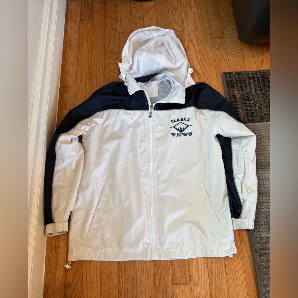 Alaska Jacket with pull bottom, adjustable sleeves, pockets, detachable hood